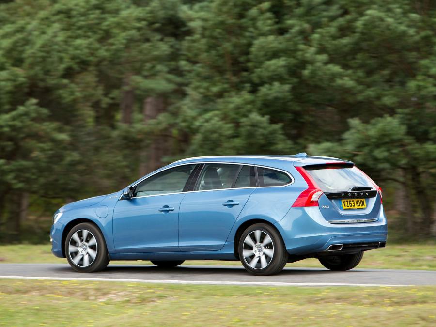  Volvo V60 D6 Plug-In Hybrid 2013 года  (UK) (фото 6 из 13)